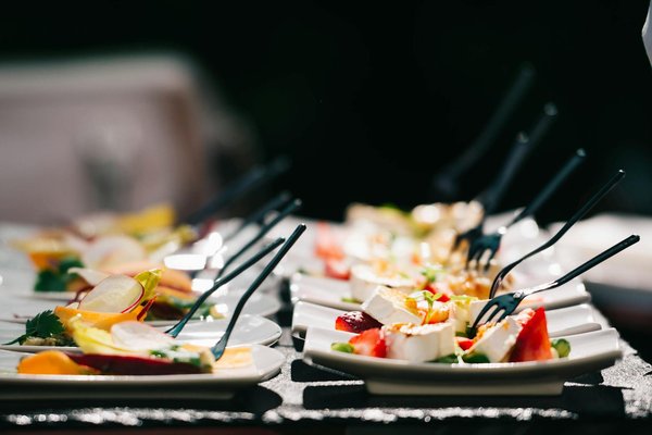 Comment réaliser une tarte aux poires et amandes avec une crème d'amandes moelleuse?