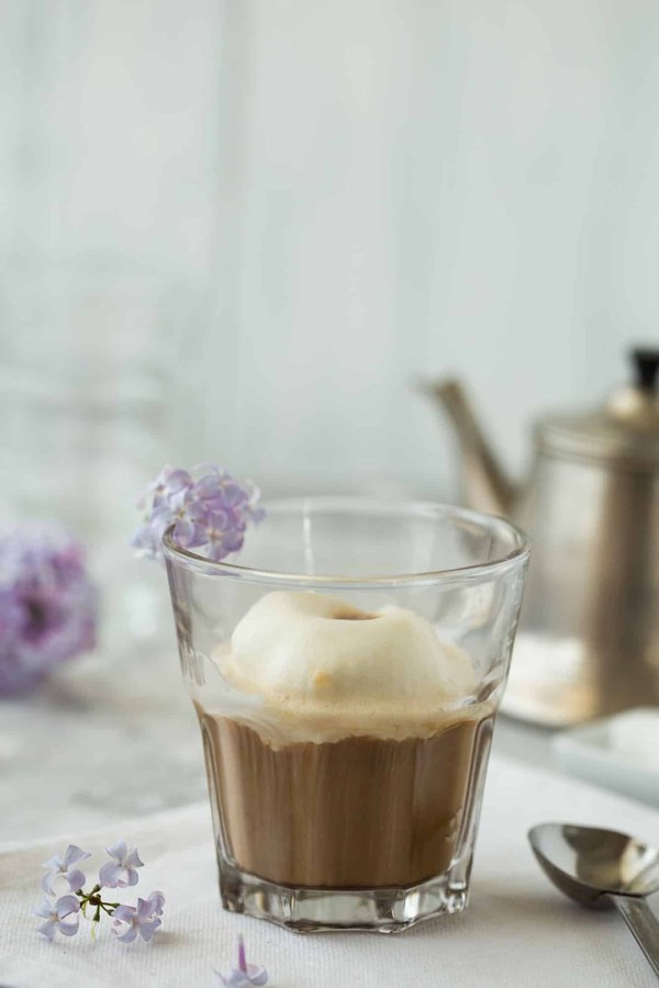 Comment réussir une crème glacée maison sans sorbetière et avec des fruits de saison?