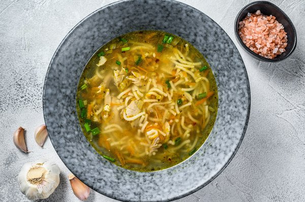 Quels sont les secrets d'un bouillon d'os maison sans sel ajouté?